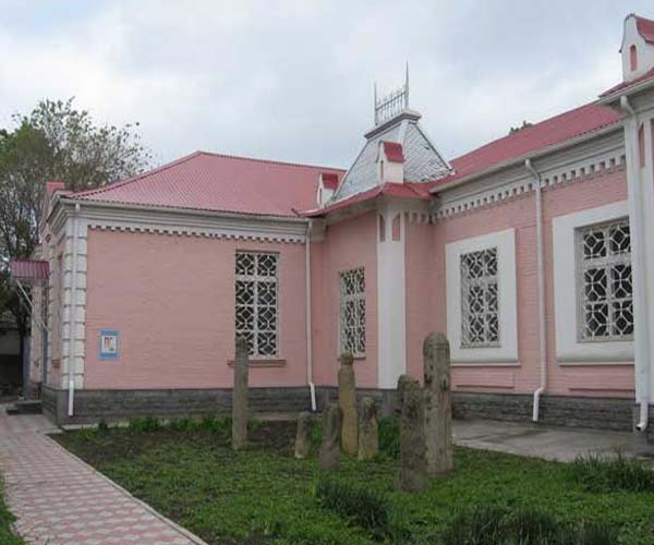 Карачаево-Черкесский  историко-культурный и природный  музей &#8211; заповедник